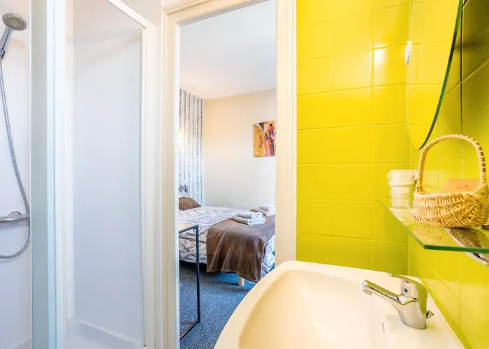 Espace Rennaissance 3* シャントネー