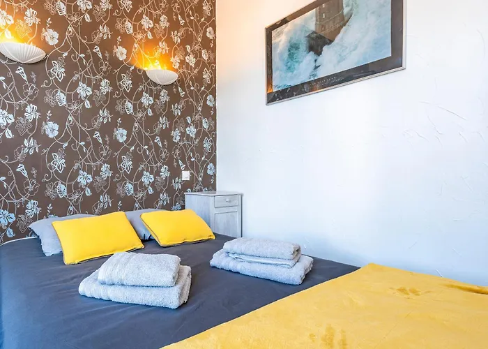 Espace Rennaissance 3* シャントネー